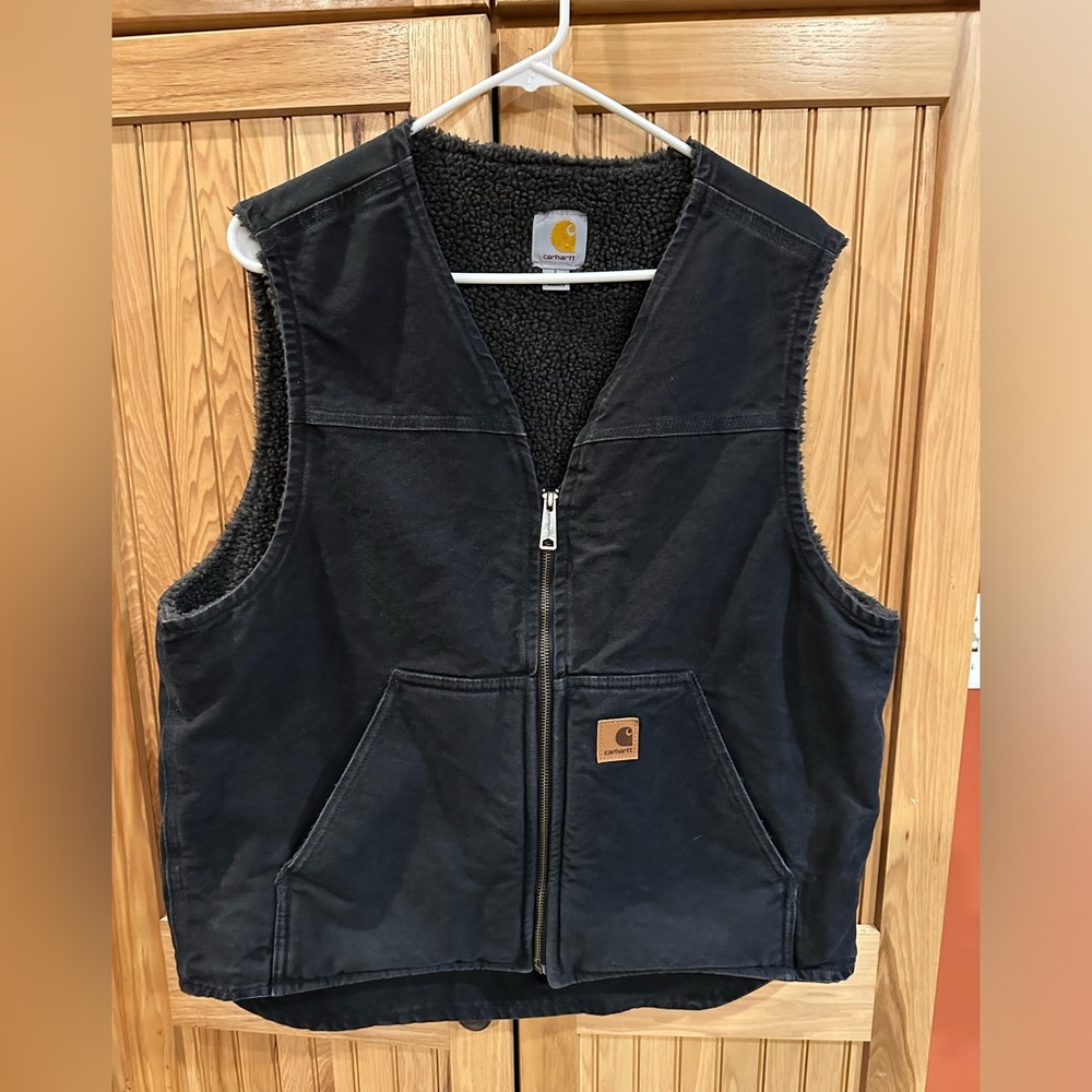 Men’s carhartt Sherpa lined work vest